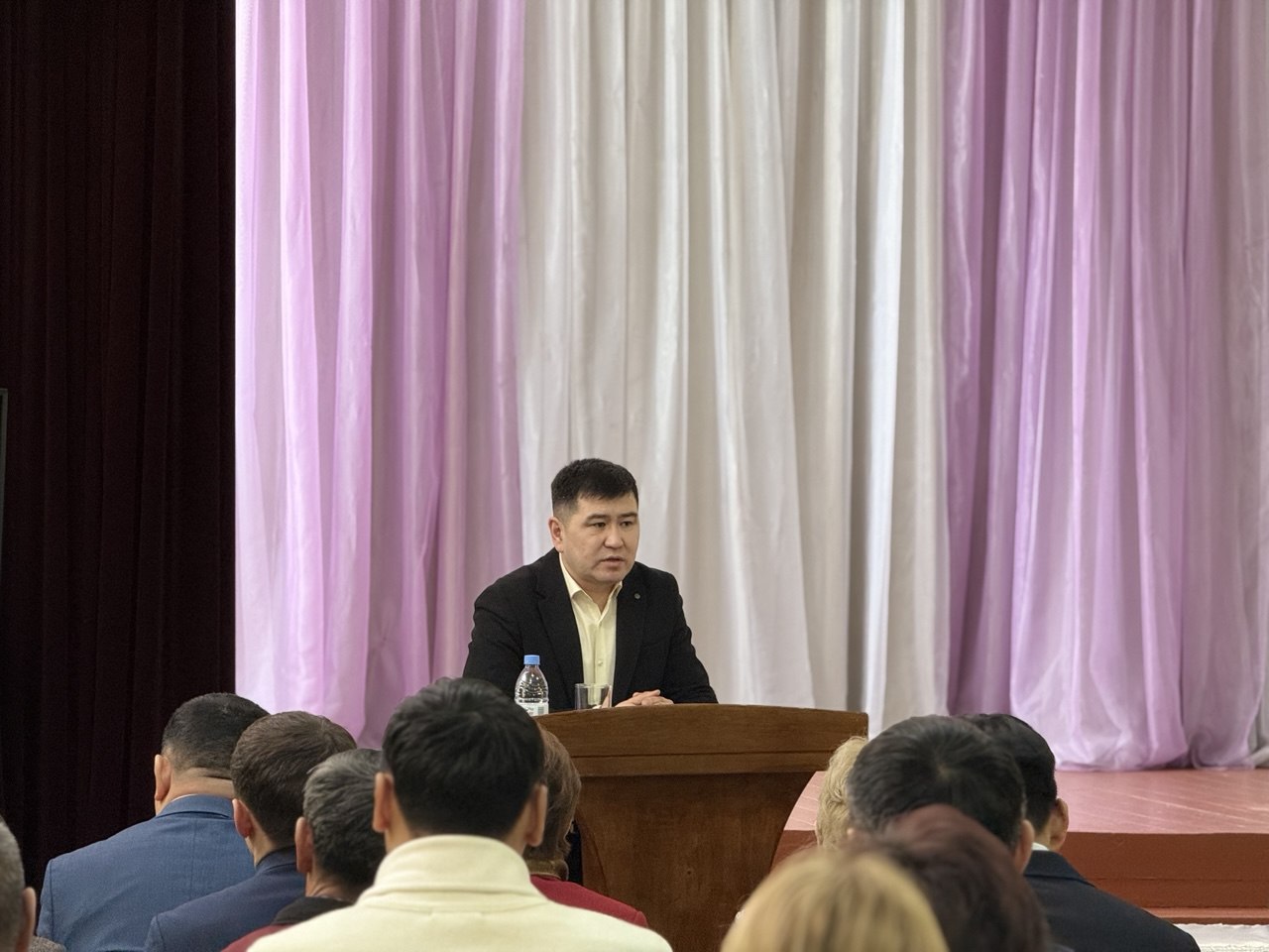 В Новокубанском сельском округе состоялась очередная отчетная встреча.