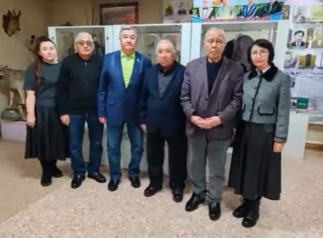 Члены информационно-пропагандистской группы (АНТ) по разъяснению проекта новой Конституции провели встречу с коллективом районного историко-этнографического музея