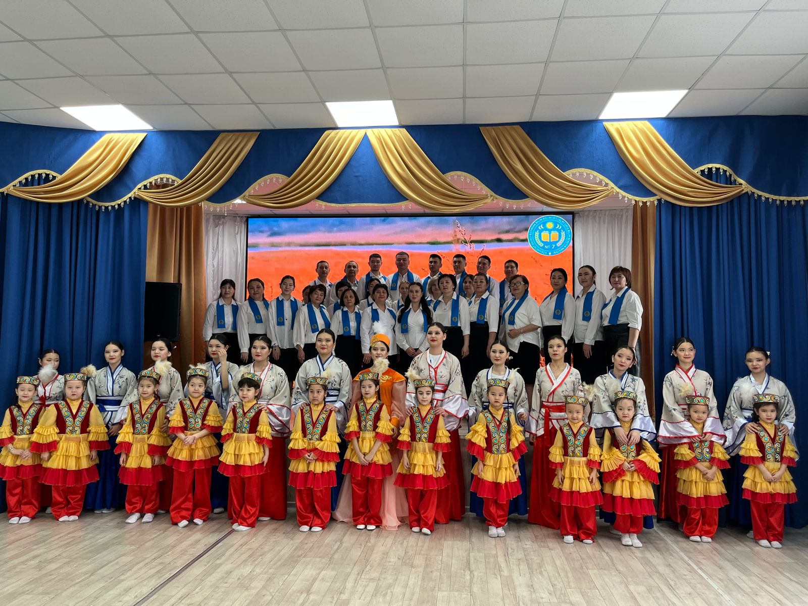 Смотр художественной самодеятельности в нашем посёлке.