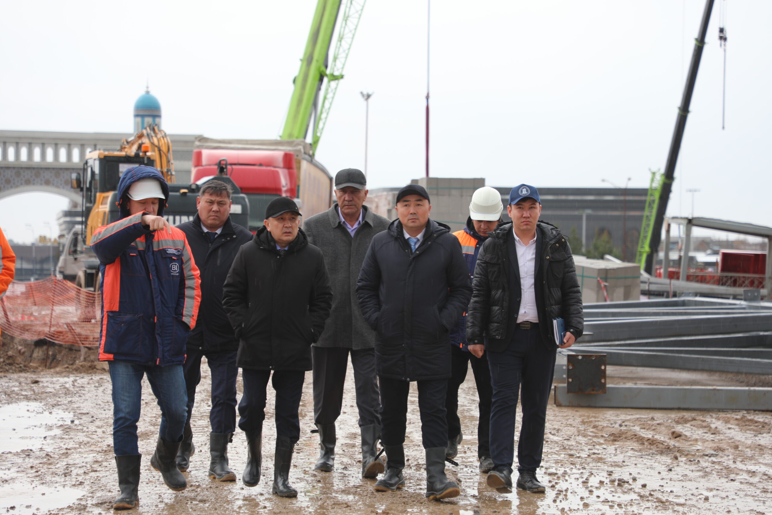 САРЫАГАШ: ПРОАНАЛИЗИРОВАН ХОД СТРОИТЕЛЬНЫХ РАБОТ НА ПРОПУСКНОМ ПУНКТЕ «ЖИБЕК ЖОЛЫ»