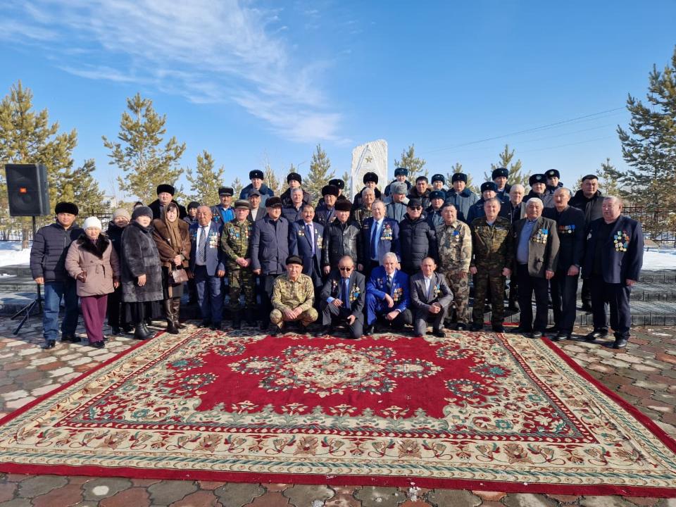 Cостоялась церемония возложения цветов к памятнику воинам-интернационалистам, посвящённому ветеранам Афганской войны
