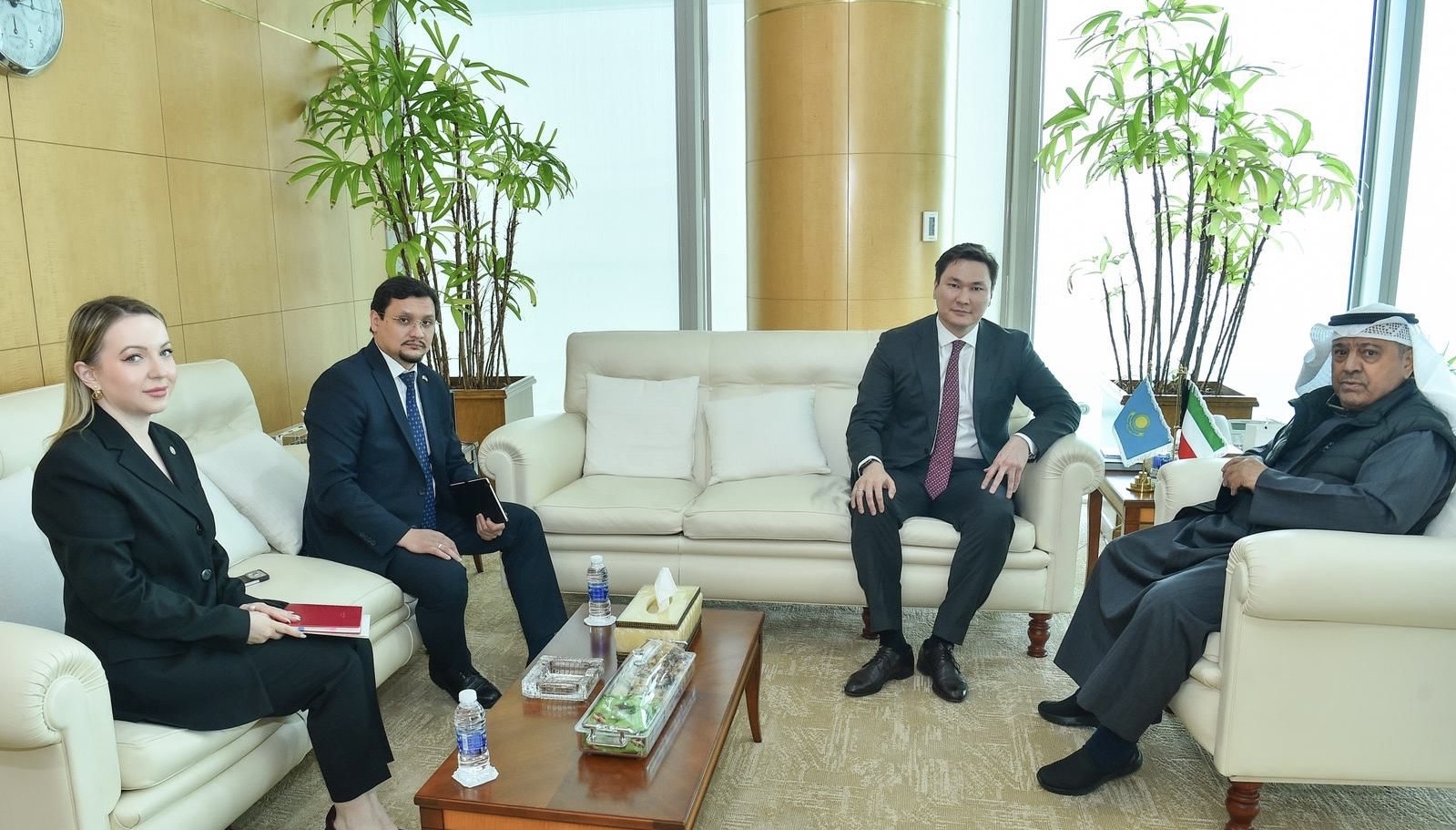 Инвестиции в нефтегазовый комплекс Республики Казахстан: Посол Казахстана встретился с Министром нефти Кувейта