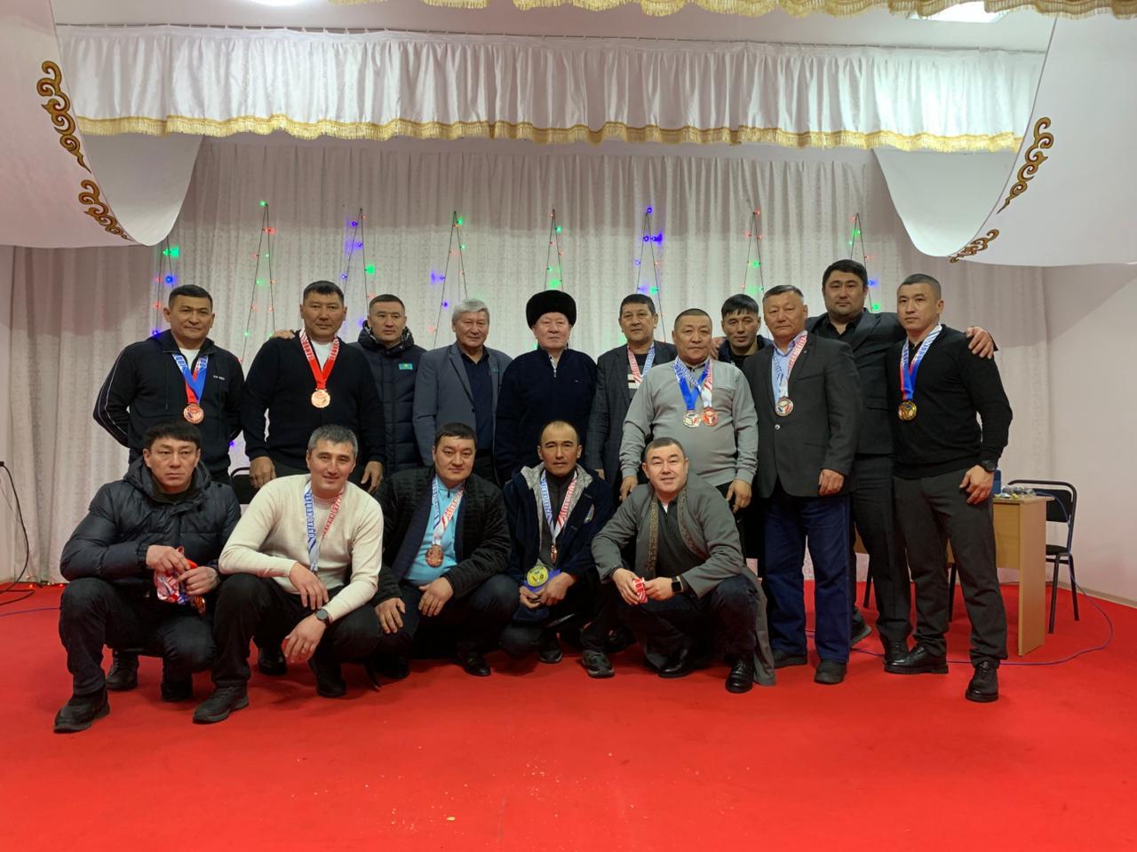 В селе Оспен состоялась встреча победителей и призеров «Кубка Азии среди мастеров самбо, дзюдо и казахстанской борьбы, посвященного 180-летию Абая Кунанбайулы» с сельской молодежью.