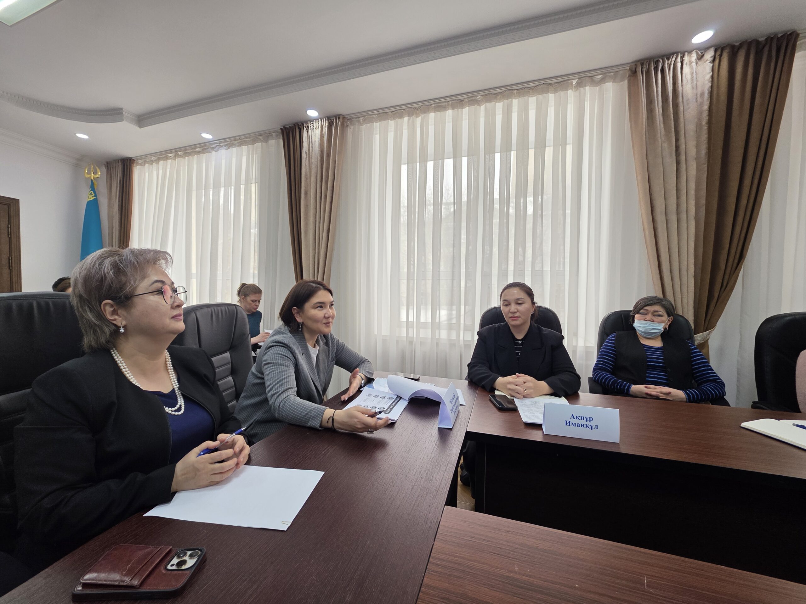 В Астане эксперты обсудили проект новой Конституции: правовой фундамент семейных ценностей и социальная защита