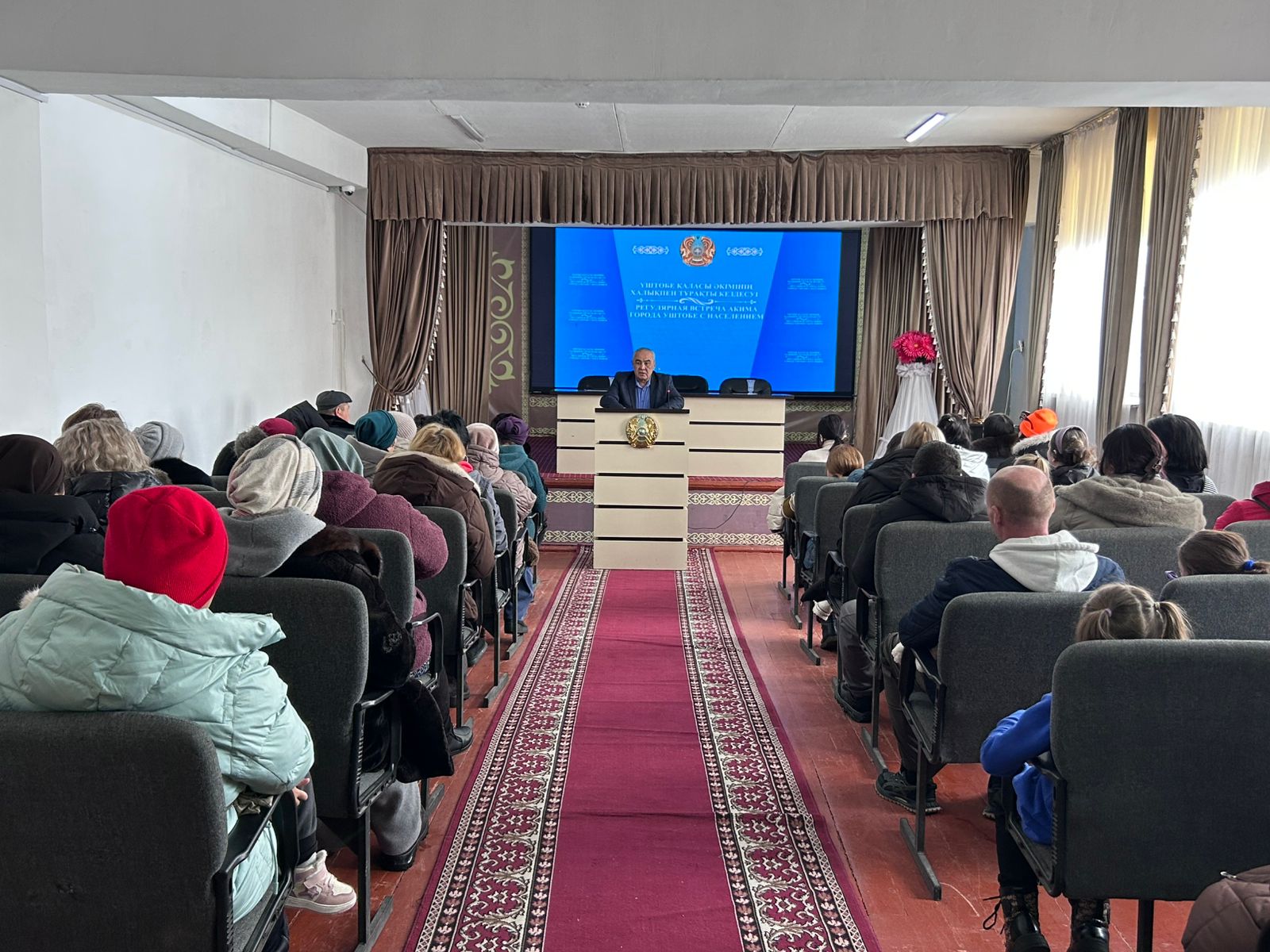 Состоялась встреча акима с жителями села Достық