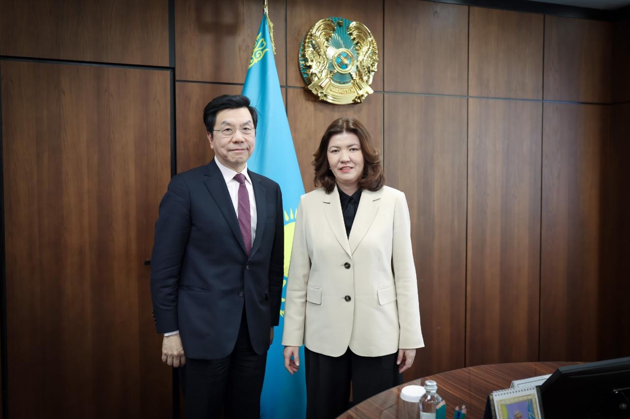 Министр просвещения РК Жулдыз Сулейменова обсудила с основателем Sinovation Ventures Ли Кай-Фу стратегические направления цифровой трансформации образования