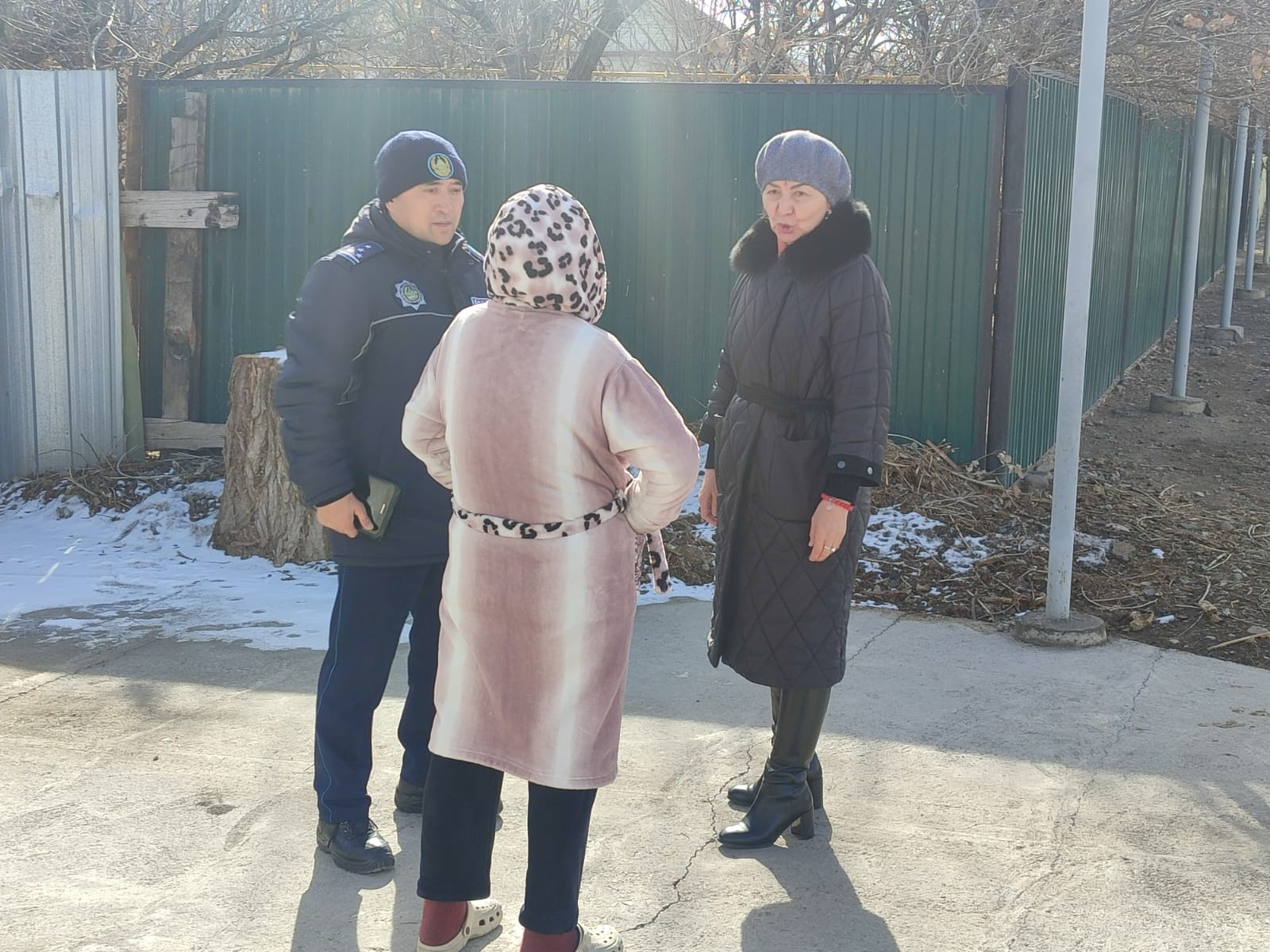 Проверка санитарного состояния улиц внутри села Шонжы.