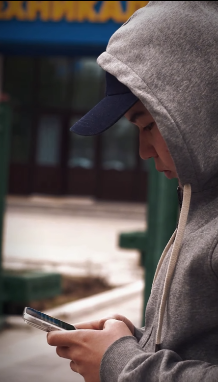 Если вам постоянно звонят, навязчиво пишут сообщения и преследуют — это сталкинг.