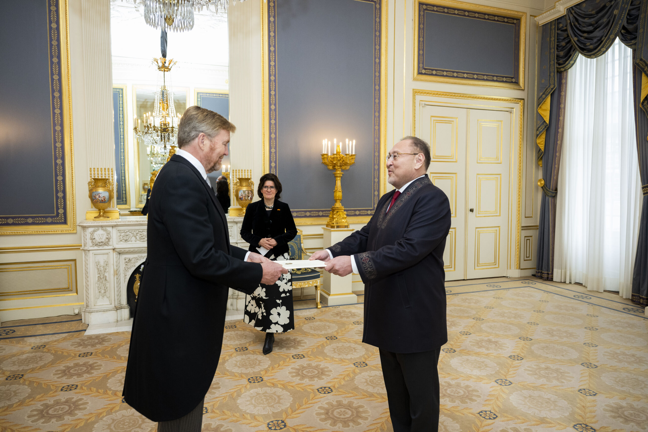 Посол Казахстана вручил верительные грамоты Королю Нидерландов