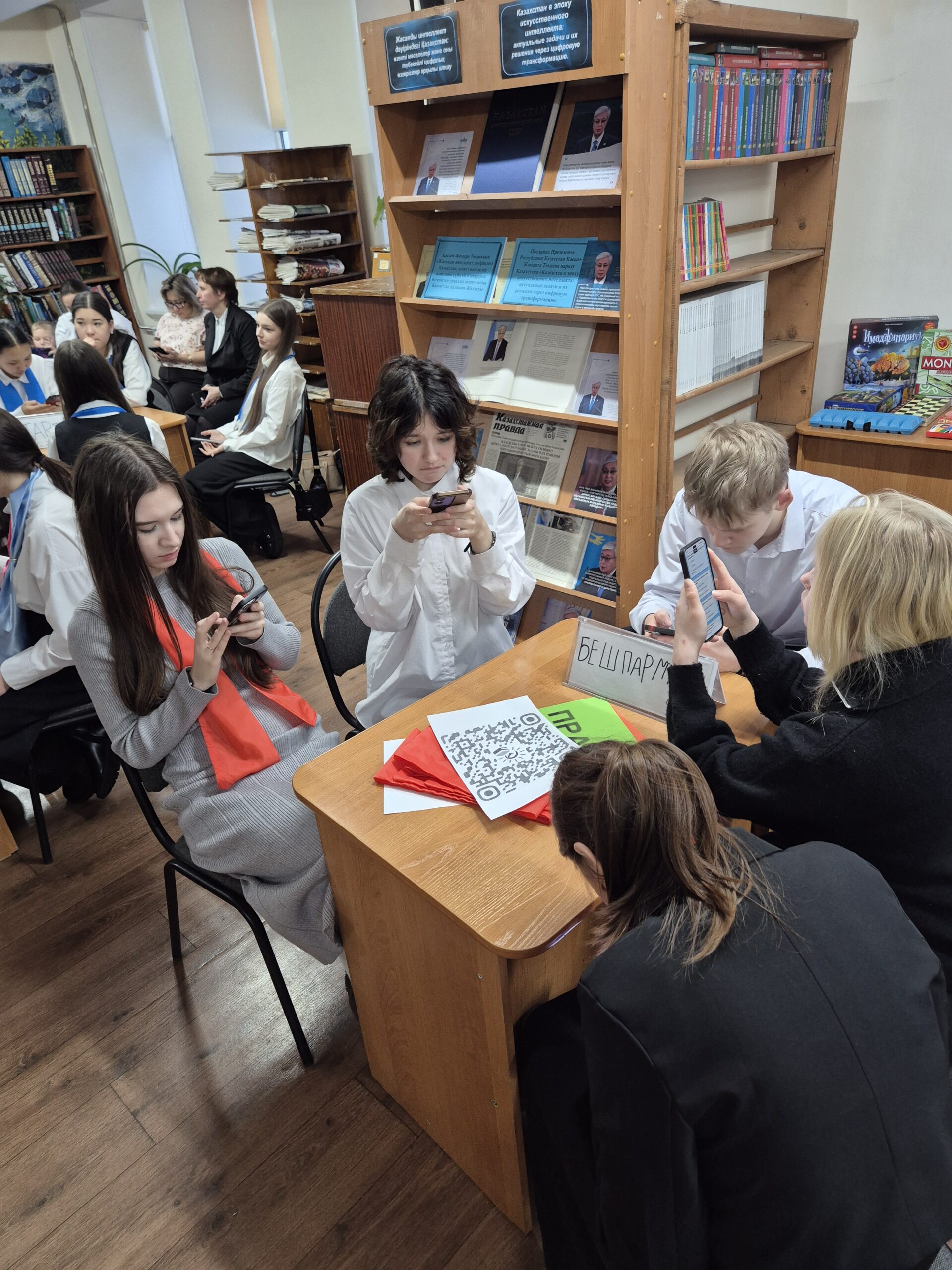 В городе Риддере было организовано тестирование для будущих избирателей среди студентов и старшеклассников, разработанное членами Областной территориальной избирательной комиссии. Мероприятие было направлено на повышение правовой грамотности молодежи, формирование осознанной гражданской позиции и интереса к избирательному процессу. Участниками стали команды интеллектуальной игры «В лабиринтах избирательного права» — старшеклассники КГУ «Школа-лицей №1», КГУ «Средняя школа №5», КГУ «Общеобразовательная школа №11», а также студенты КГКП «Риддерский колледж». Кроме того, в тестировании приняли участие студенты 2–3 курсов Риддерского колледжа. Мероприятие стало отличной возможностью проверить знания в сфере избирательного права и сделать ещё один уверенный шаг к активному и осознанному участию в общественной жизни страны.