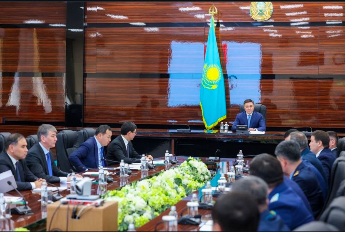 Представитель уполномоченного по городу Шымкент Н. Абдезов принял участие во внеочередном заседании межведомственной комиссии по профилактике правонарушений.