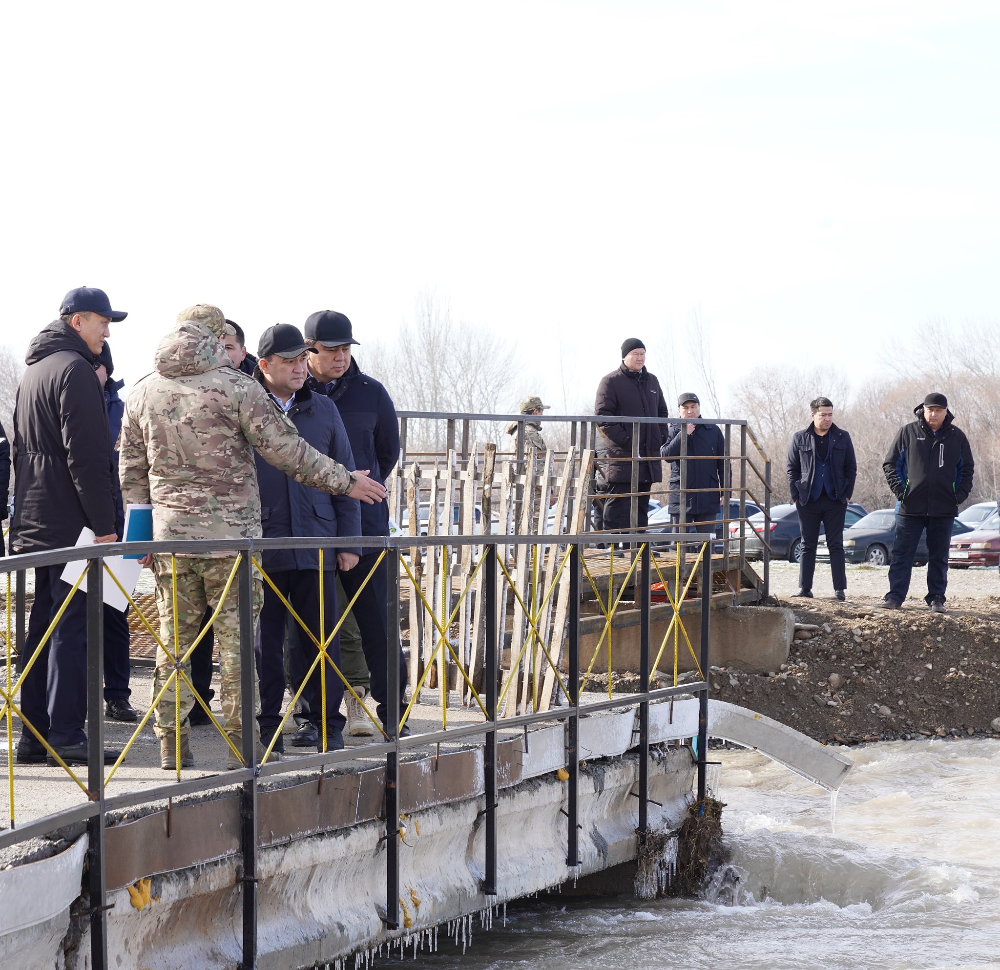НУРАЛХАН КУШЕРОВ ПОСЕТИЛ САУРАНСКИЙ РАЙОН И ПРОИНСПЕКТИРОВАЛ ХОД ПРОТИВОПАВОДКОВЫХ РАБОТ