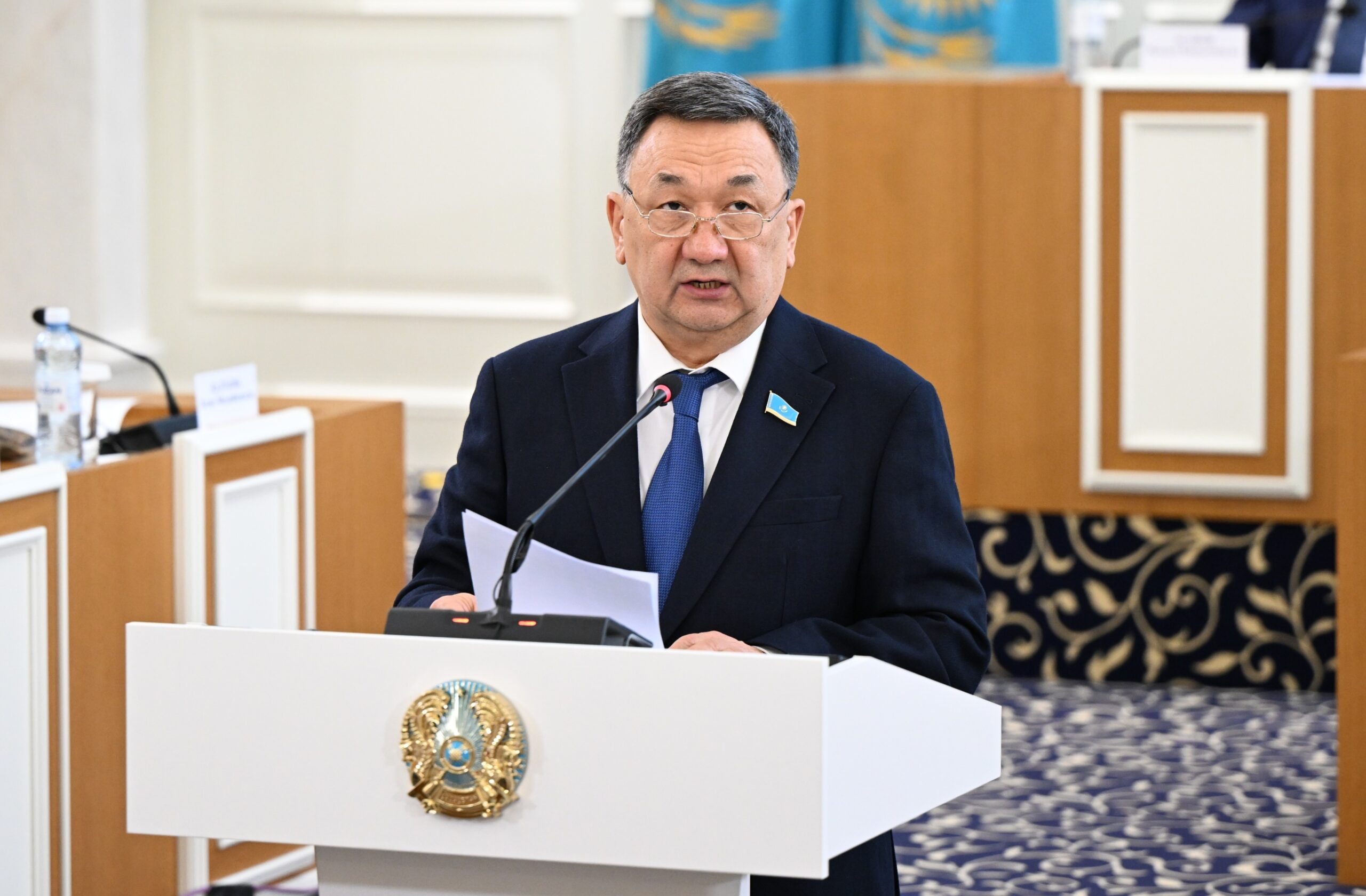 «Настало время утвердить ее решением народа» — партия «Ауыл» призвала казахстанцев поддержать новую Конституцию