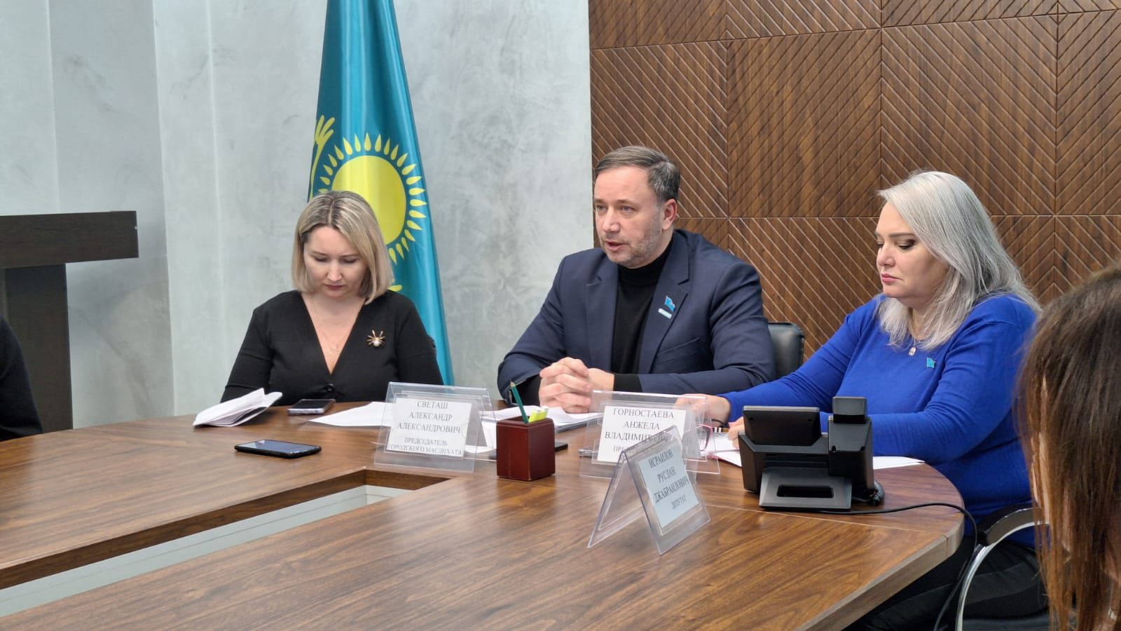 05 февраля 2026 года состоялась встреча депутатов Усть-Каменогорского городского маслихата с членами Общественного совета.