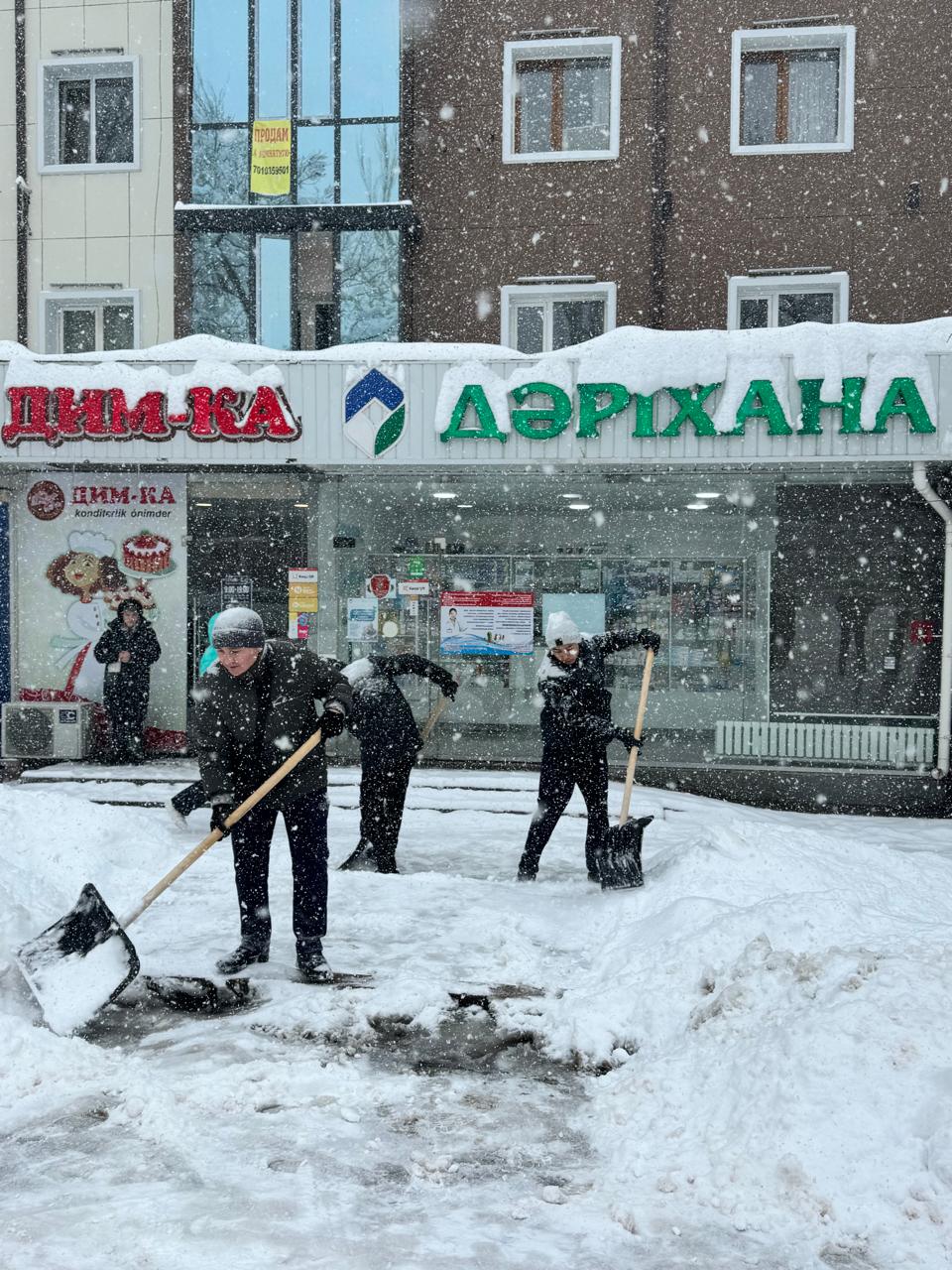 Город — наш общий дом: уборка снега общее дело