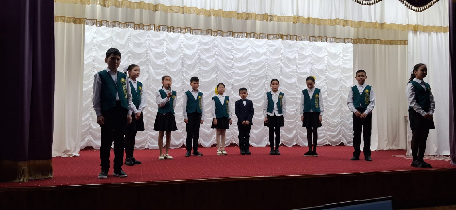 Вечер поэзии, тронувший сердца…  В Жагатальском сельском округе состоялся поэтический вечер «Поёт сердце, размышляет судьба», посвящённый 95-летию со дня рождения Мукагали Макатаева.