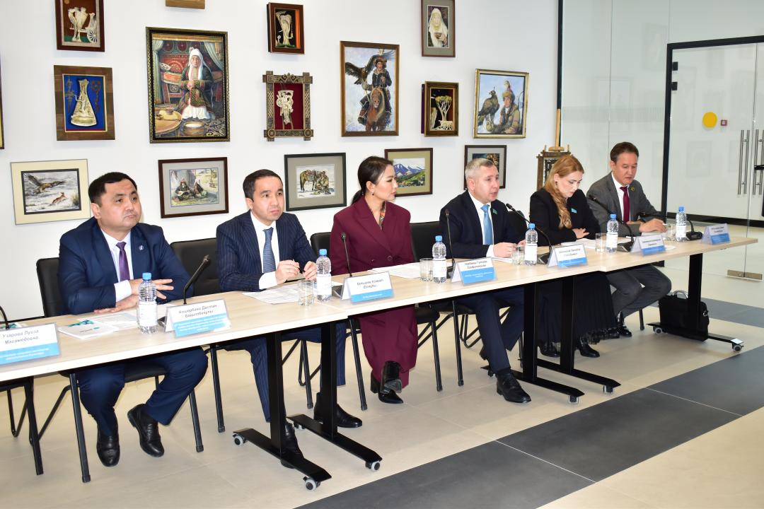 Ақмола облысының Қосшы қаласында қала әкімдігі ҚР Мәдениет және ақпарат министрлігі, “Жастар” ғылыми-зерттеу орталығымен бірлесіп ұйымдастырған сараптамалық кездесуі өтті