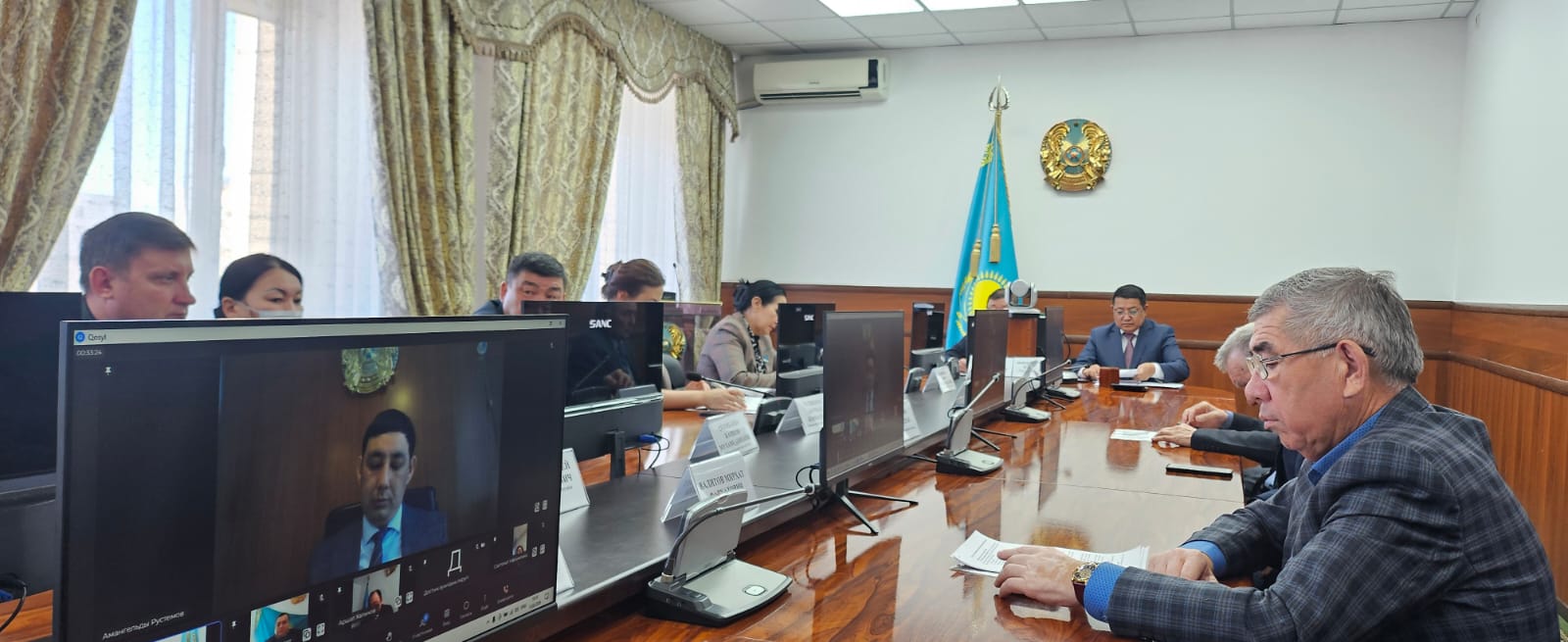 13 февраля 2026 года в 10.00 часов состоялась ОЧЕРЕДНАЯ  сессия Аксуского городского маслихата. Были рассмотрены и приняты решения по следующим вопросам: