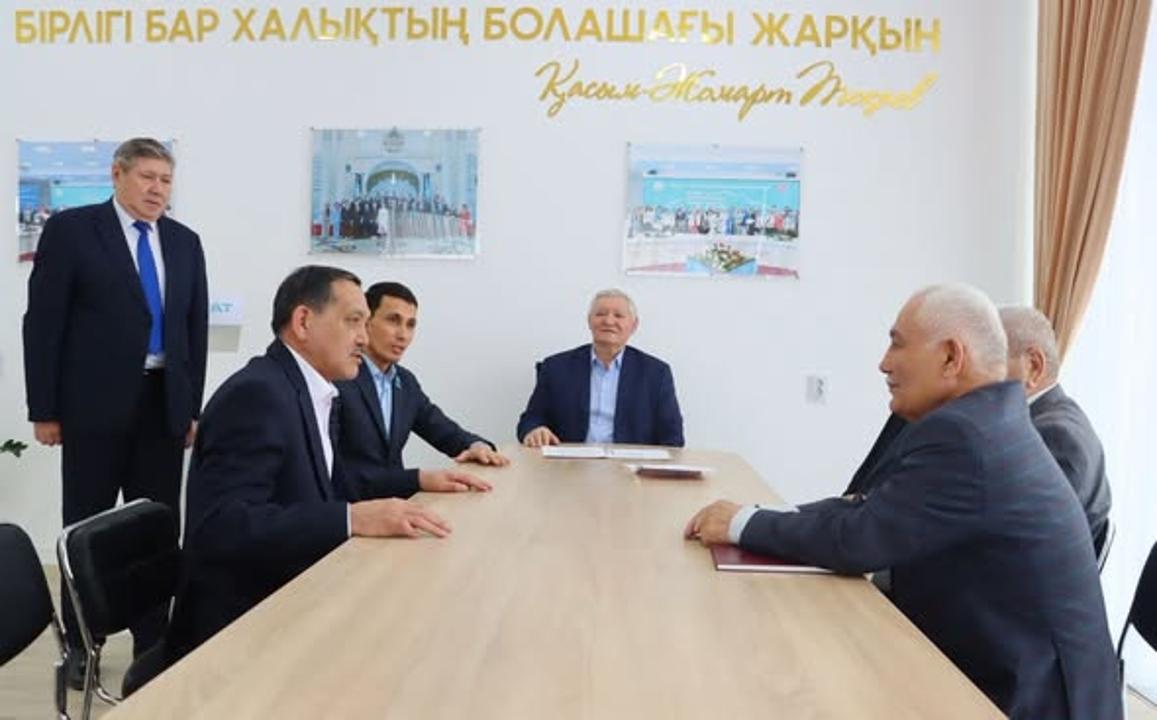 Аким района обсудил конституционные реформы с советом ветеранов