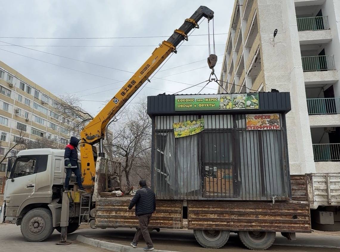 В Актау демонтирован незаконно установленный предпринимательский объект