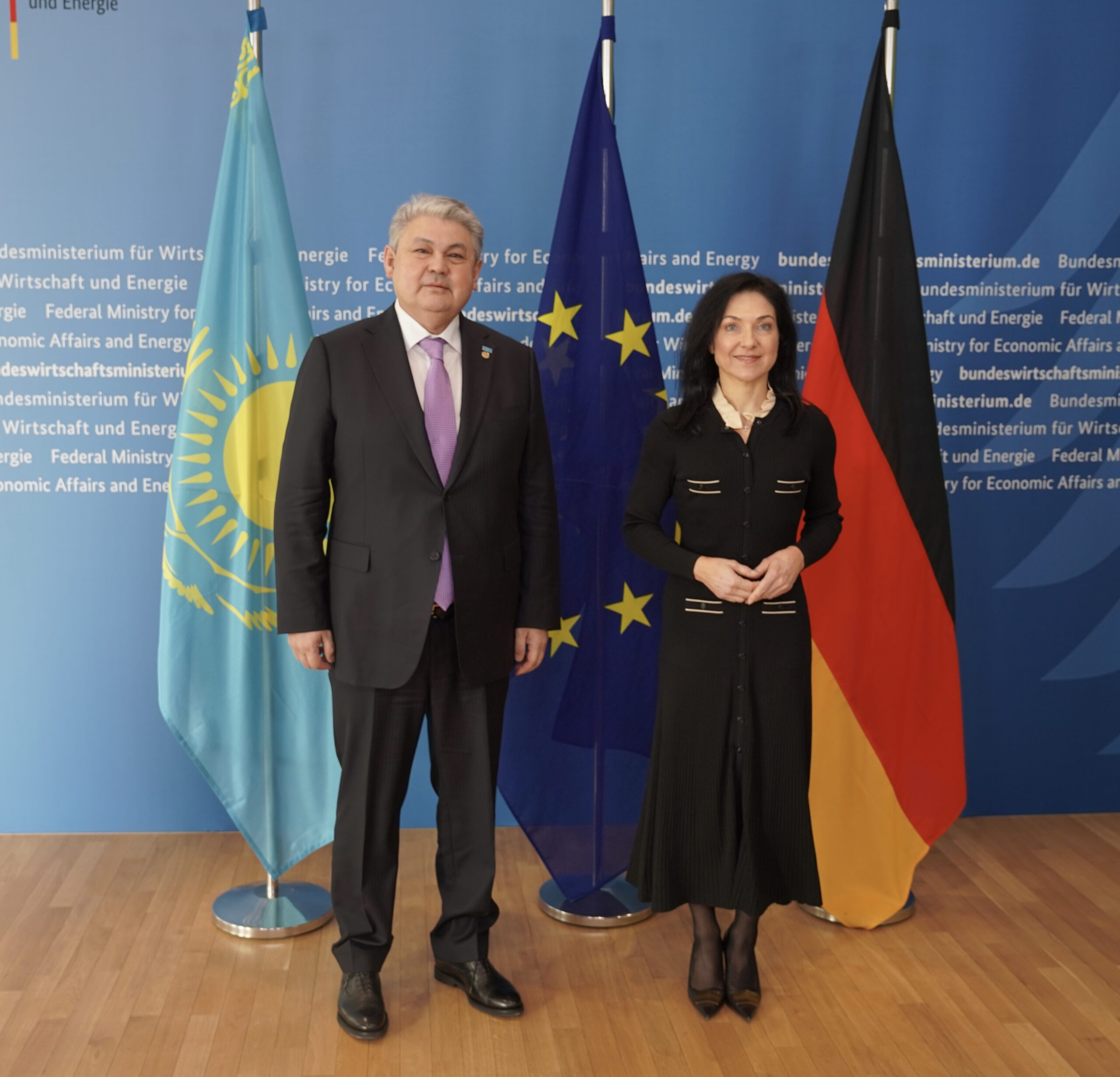 Глава МИД Казахстана в рамках визита в Германию провёл ряд двусторонних встреч