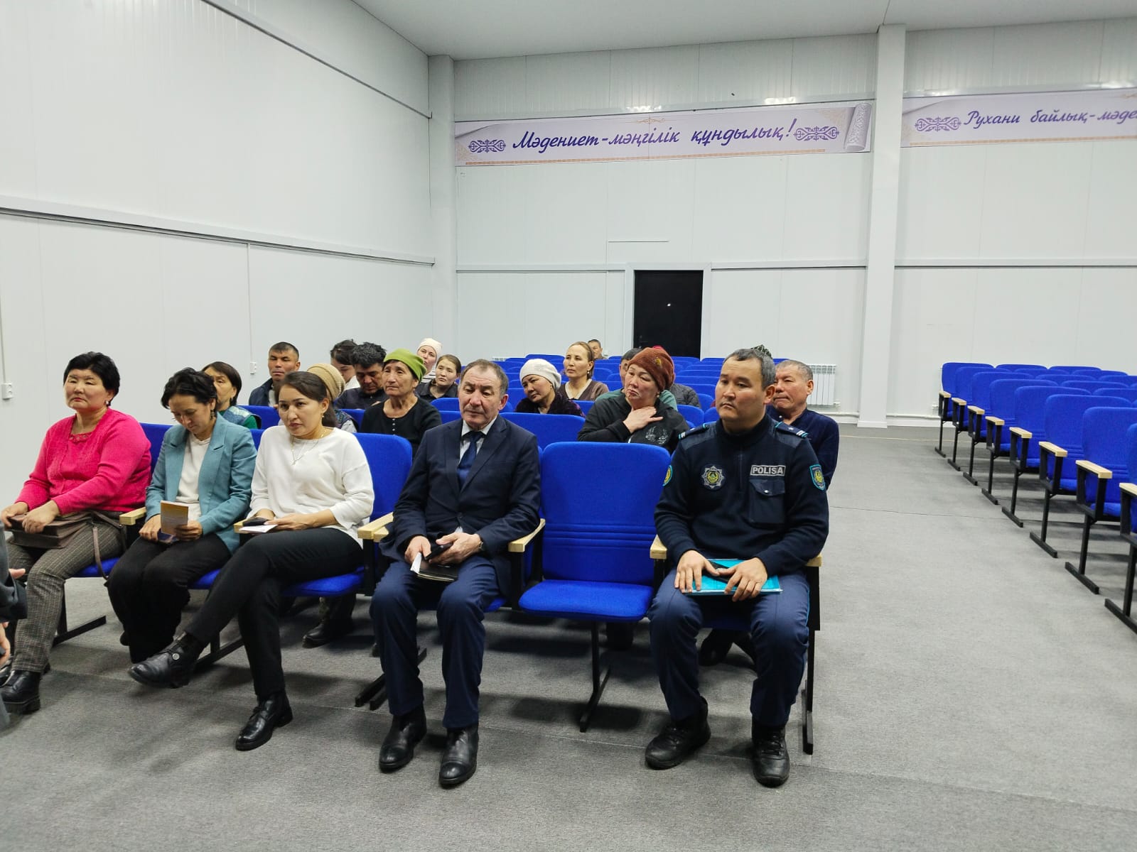 Акимат Кызылбалыкского сельского округа провёл гибкую встречу с жителями села Копберлик