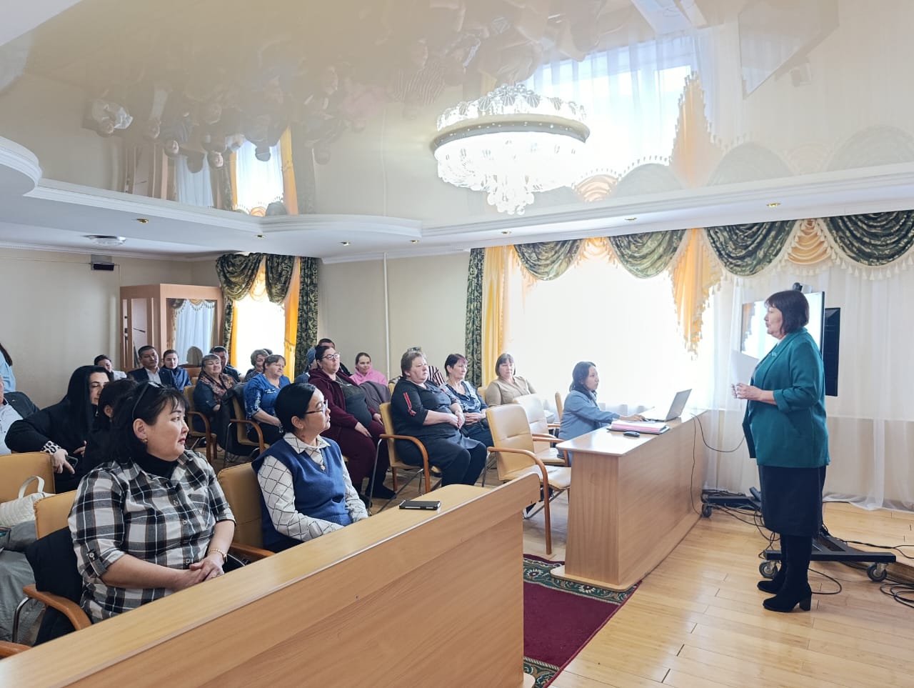 Встреча с государственными служащими района