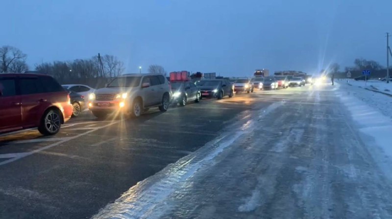 Порядок и ответственность в условиях зимней метели: в области Абай полицейские сопроводили 150 автомобилей