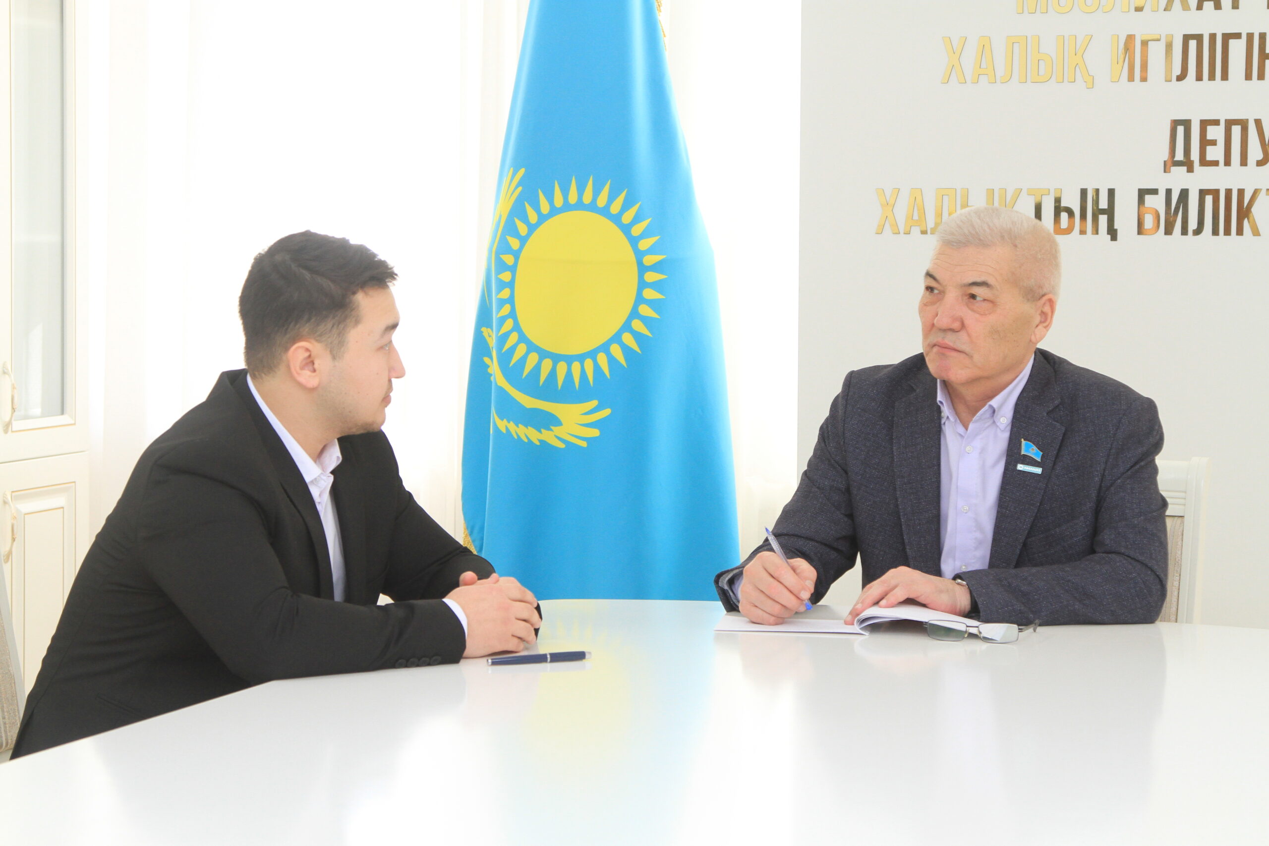 Депутаты приняли жителей