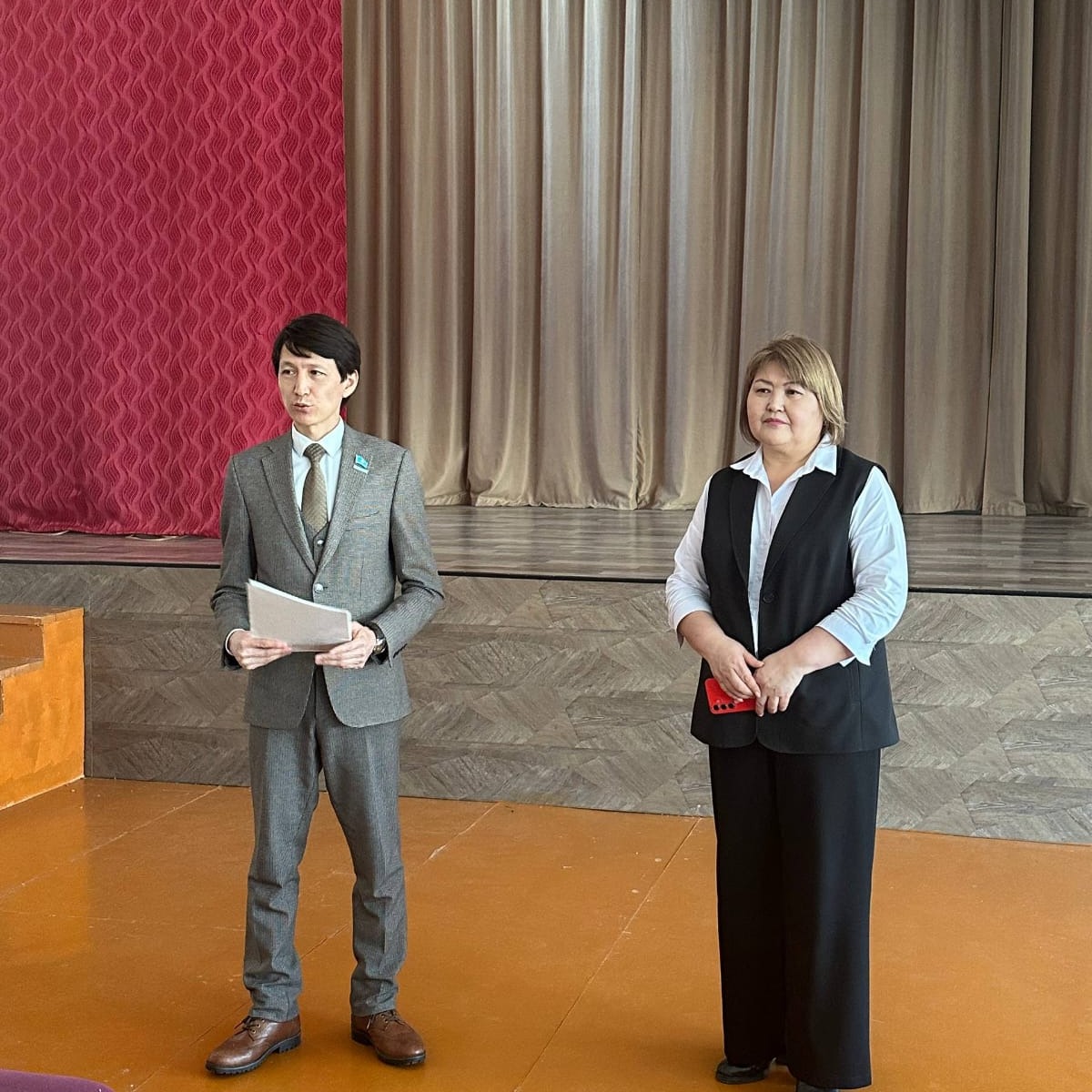 Председатель районного филиала партии «AMANAT» Бекбусинов Б.Б. провел встречу в Технологическом колледже города Алтай с разъяснением по проекту новой Конституции.