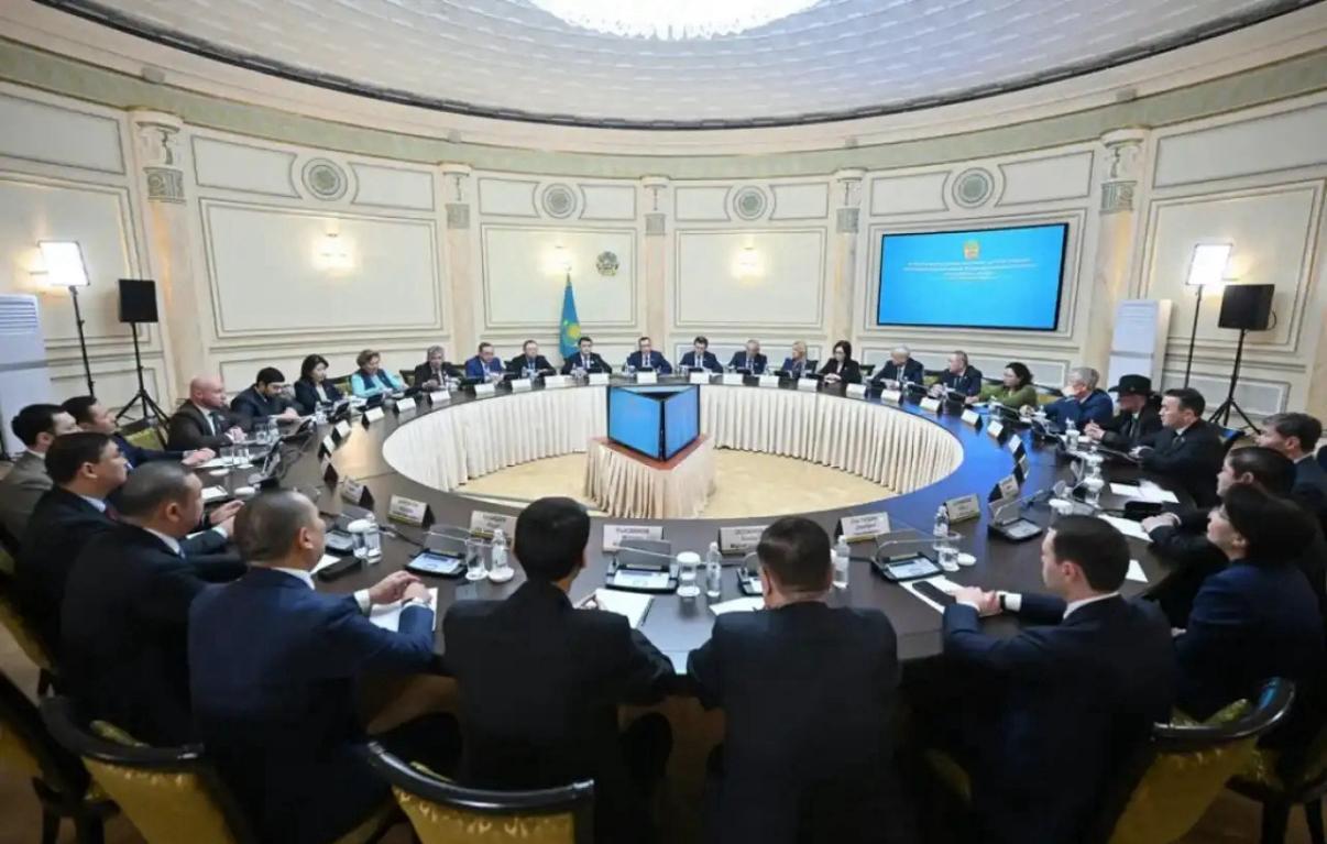 Маулен Ашимбаев: Референдум по Конституции – это важный шаг к демократизации политической системы