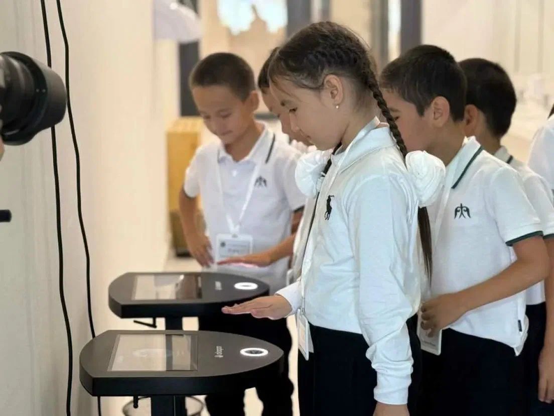 В ШКОЛАХ ШЫМКЕНТА ПОЛНОСТЬЮ ЦИФРОВИЗИРОВАН КОНТРОЛЬ БЕЗОПАСНОСТИ И БЕСПЛАТНОГО ПИТАНИЯ