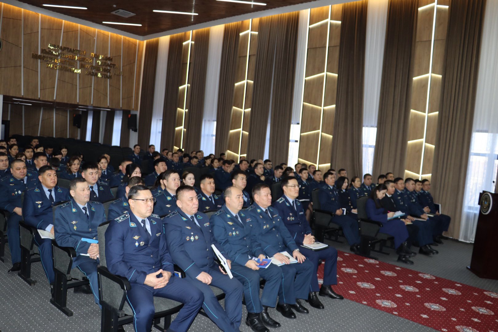 Кызылординским полицейским проведено очередное занятие по специальной подготовке.