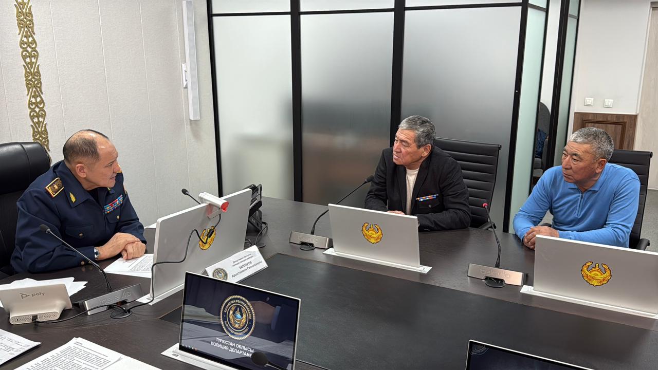 Начальник департамента полиции провел прием граждан в Туркестанской области