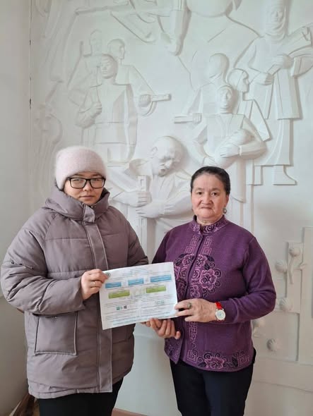 17 февраля в Сырымбетском сельском округе специалист аппарата акима провел работу с населением по разъяснению и раздаче брошюр по получению государственных услуг в электронном виде. Всего роздано брошюр – 34 шт.