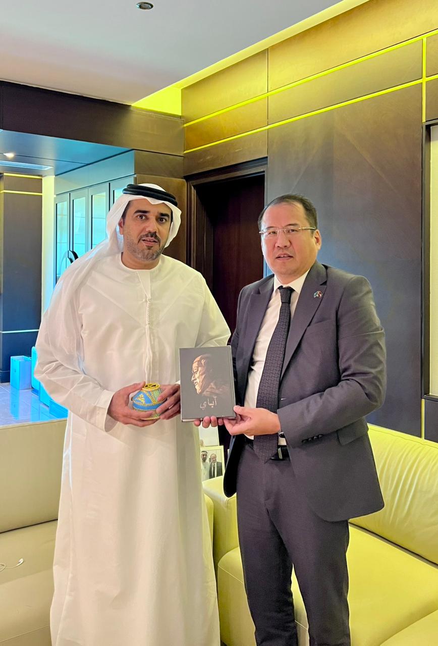 Генеральный консул РК в Дубае и Северных Эмиратах Алмаз Тасболат встретился с заместителем директора Офиса Министерства иностранных дел ОАЭ в Дубае Рашидом Абдуллой Аль Касиром.