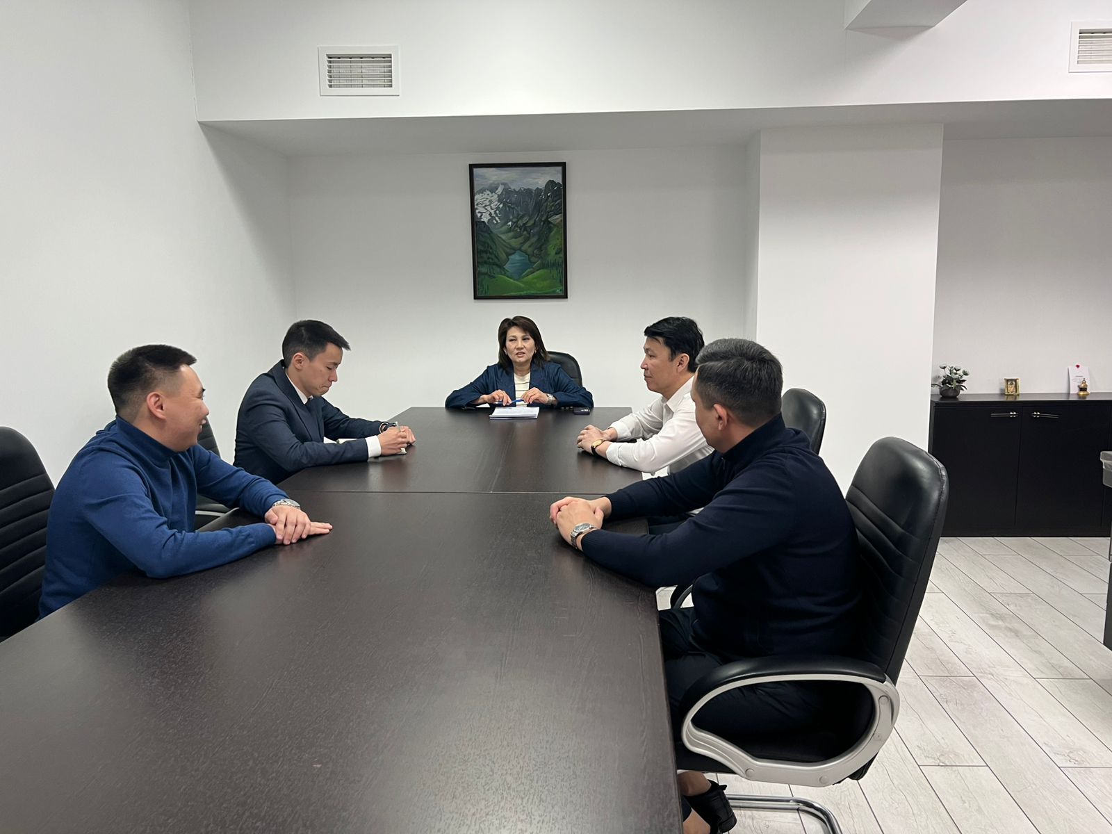 Профилактика коррупции:в Департамента юстиции проведено внутреннее совещание