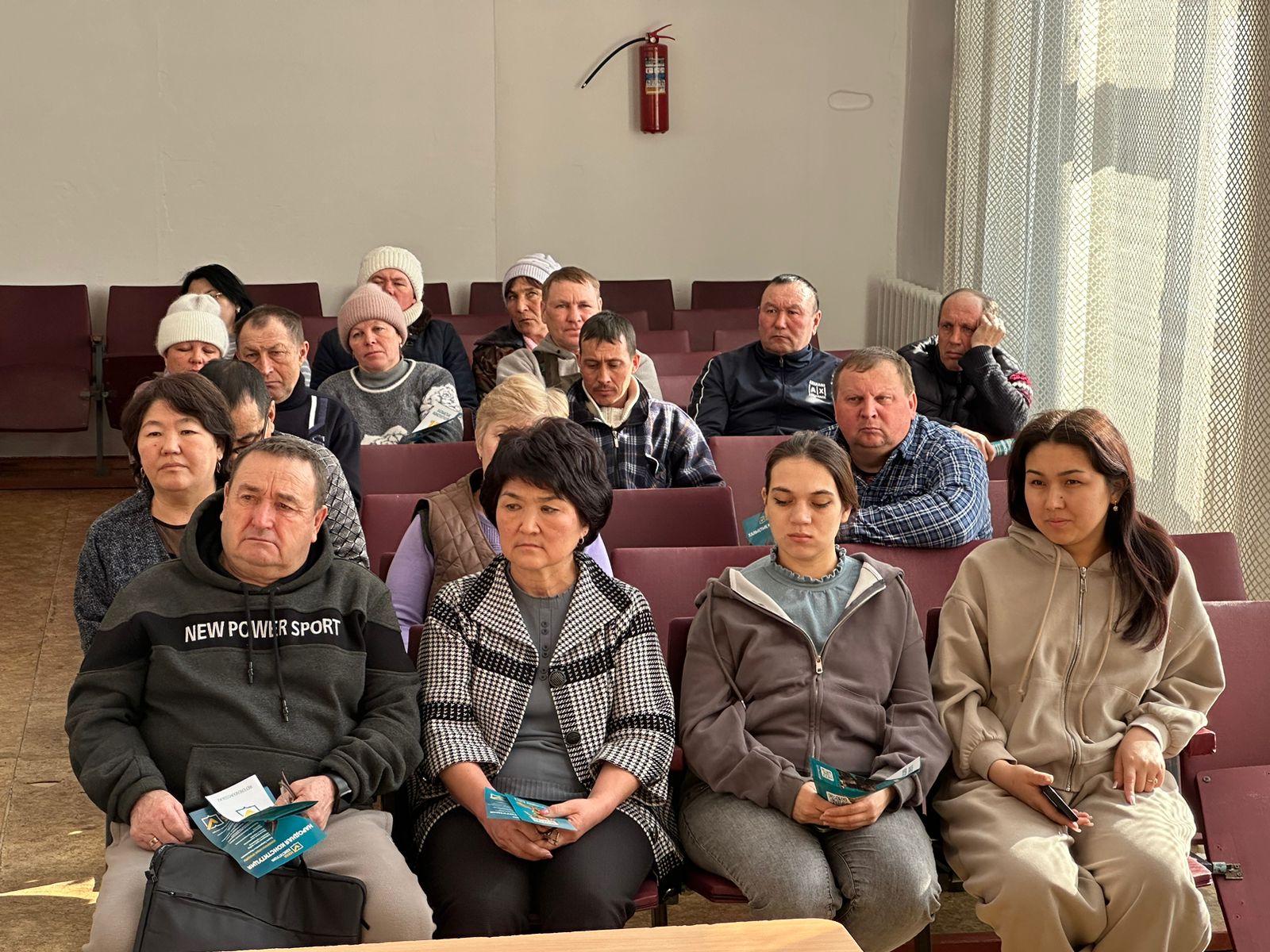 В рамках подготовки к Республиканскому референдуму в районе Алтай проходят встречи с жителями и трудовыми коллективами.