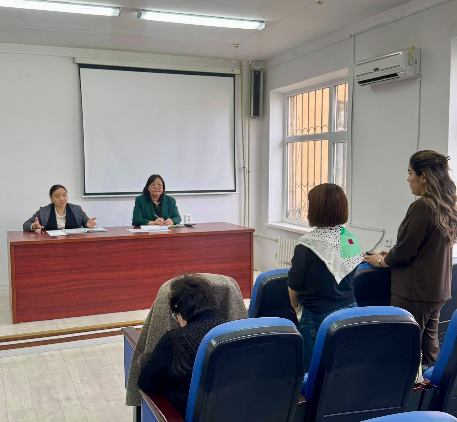 26.03.2026 г. в соответствии с санитарными правилами «Санитарно-эпидемиологические требования к организации и проведению санитарно-противоэпидемических и санитарно-профилактических мероприятий в отношении больных инфекционными заболеваниями, против которых проводятся профилактические прививки», утвержденными приказом Министра здравоохранения Республики Казахстан от 2 февраля 2021 года № ҚР ДСМ-13, в связи с регистрацией случая кори среди медицинских работников Мангистауского областного психоневрологического диспансера было проведено заседание штаба.