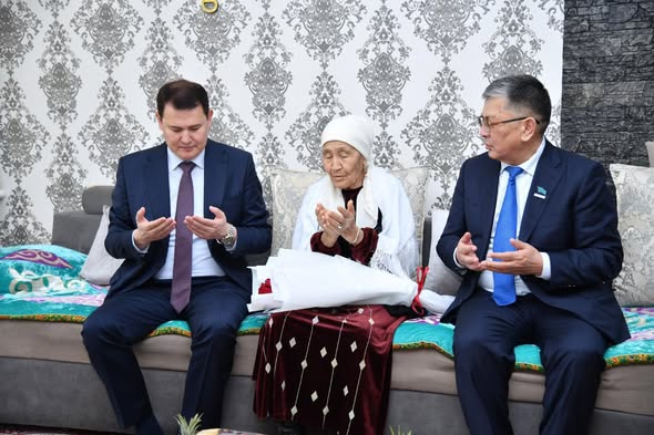 АРДАҚТЫ АНАЛАРҒА ҚҰРМЕТ КӨРСЕТІЛДІ