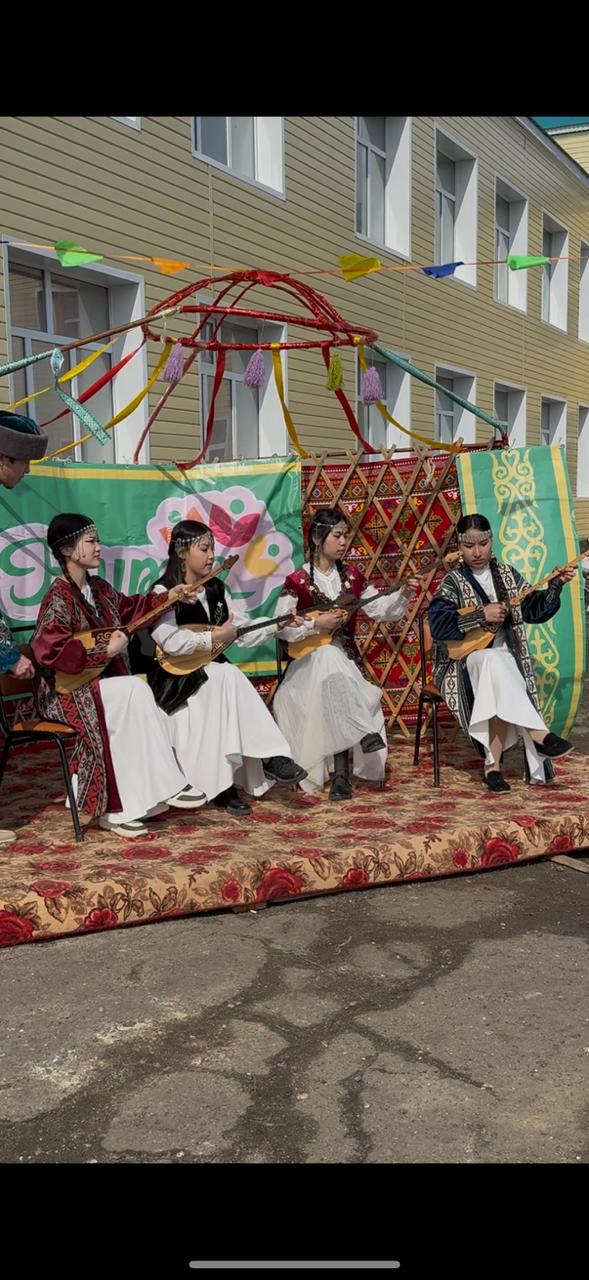 В селе Карабулак было организовано и проведено на высоком уровне праздничное мероприятие “Шуағын Шашқан – Аз Наурыз”