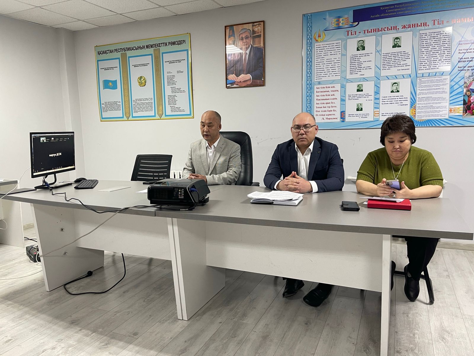 Теолог М. Абишев выступил на тему азартных игр и недопущения вмешательства государственных служащих в деятельность деструктивных религиозных течений.