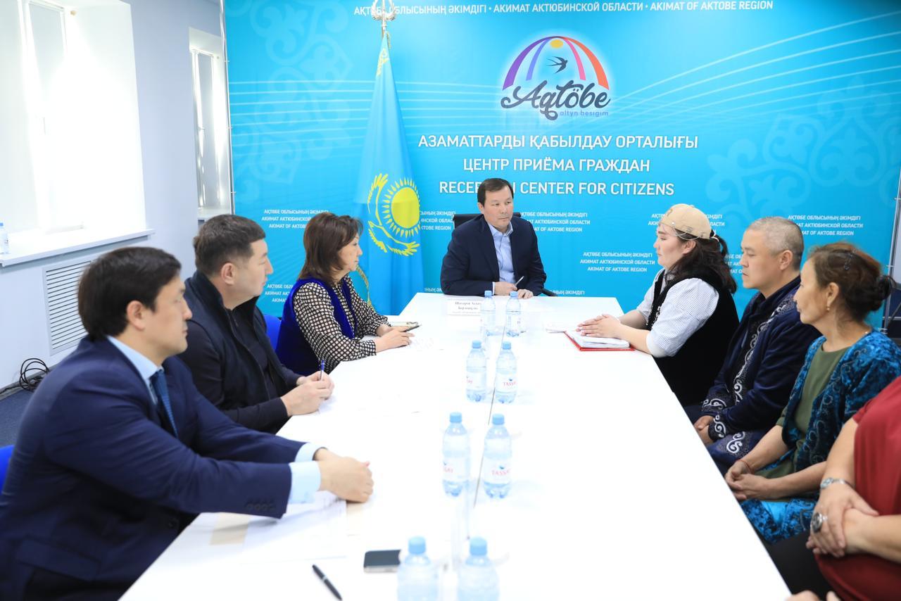 В Актобе аким области провел прием граждан