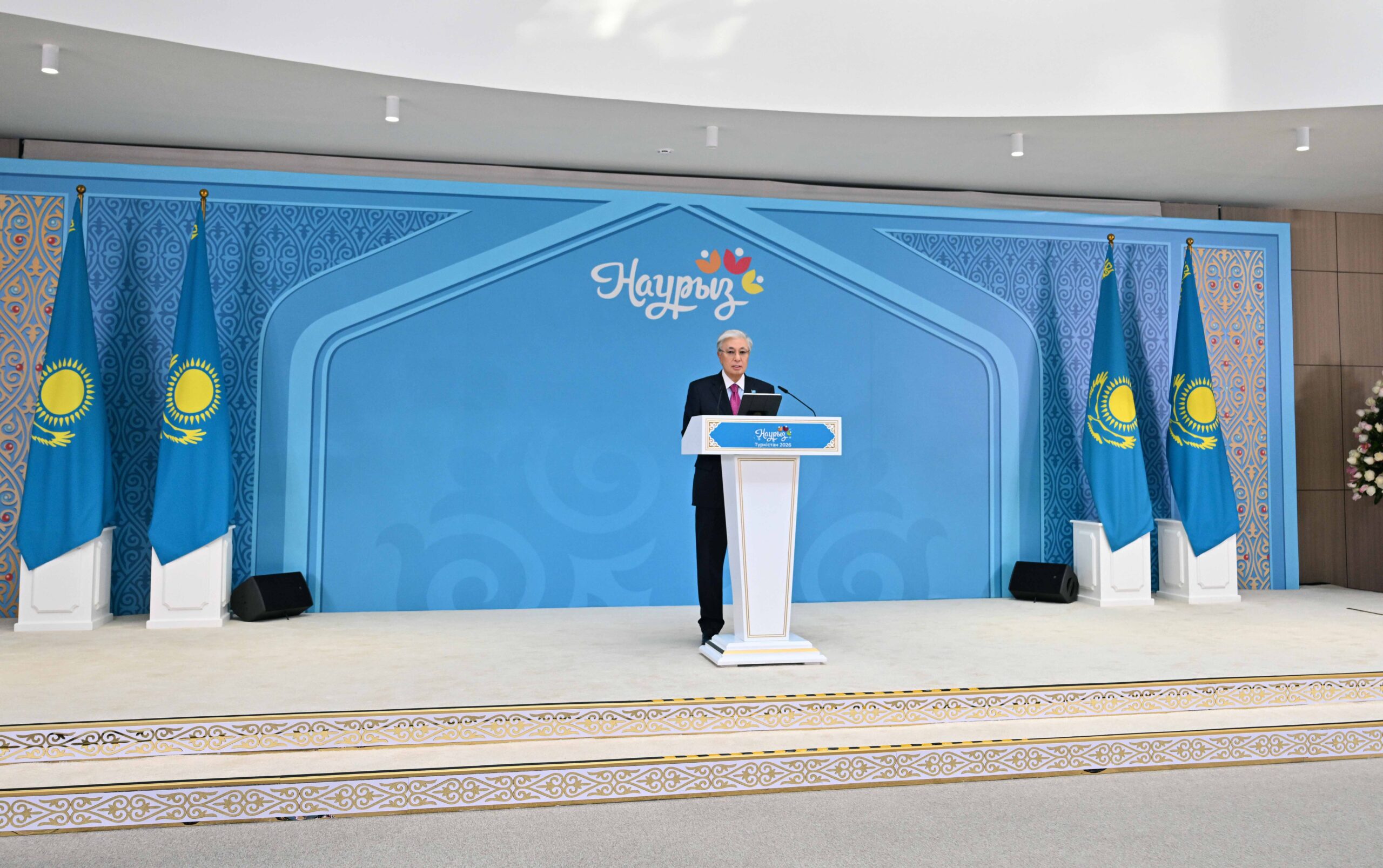 Президент поручил ускорить строительство газоэлектростанции в регионе