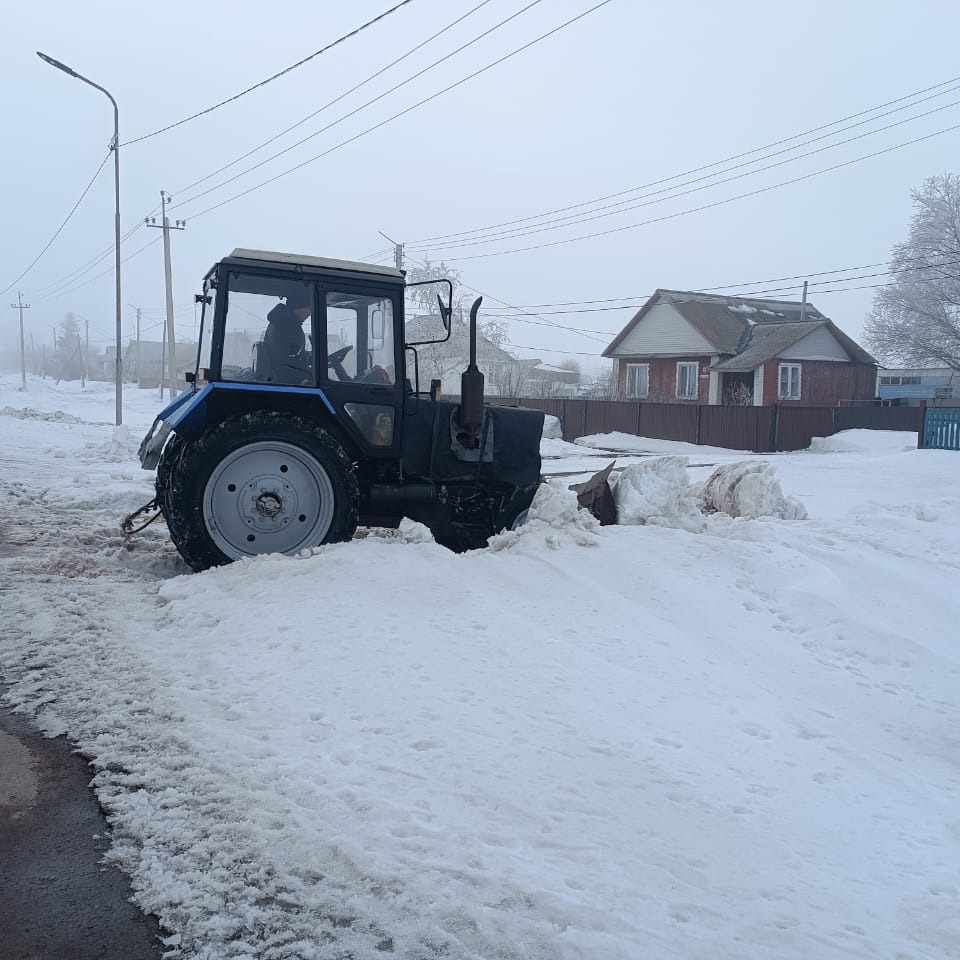 Работа по расчистке снега