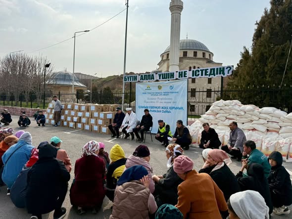 В ТОЛЕБИЙСКОМ РАЙОНЕ 200 СЕМЬЯМ ВРУЧИЛИ ПРОДУКТОВЫЕ КОРЗИНЫ