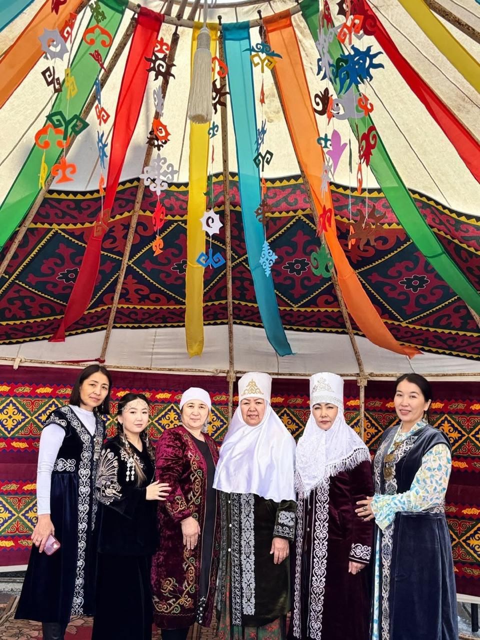 18 марта — День национальной одежды!