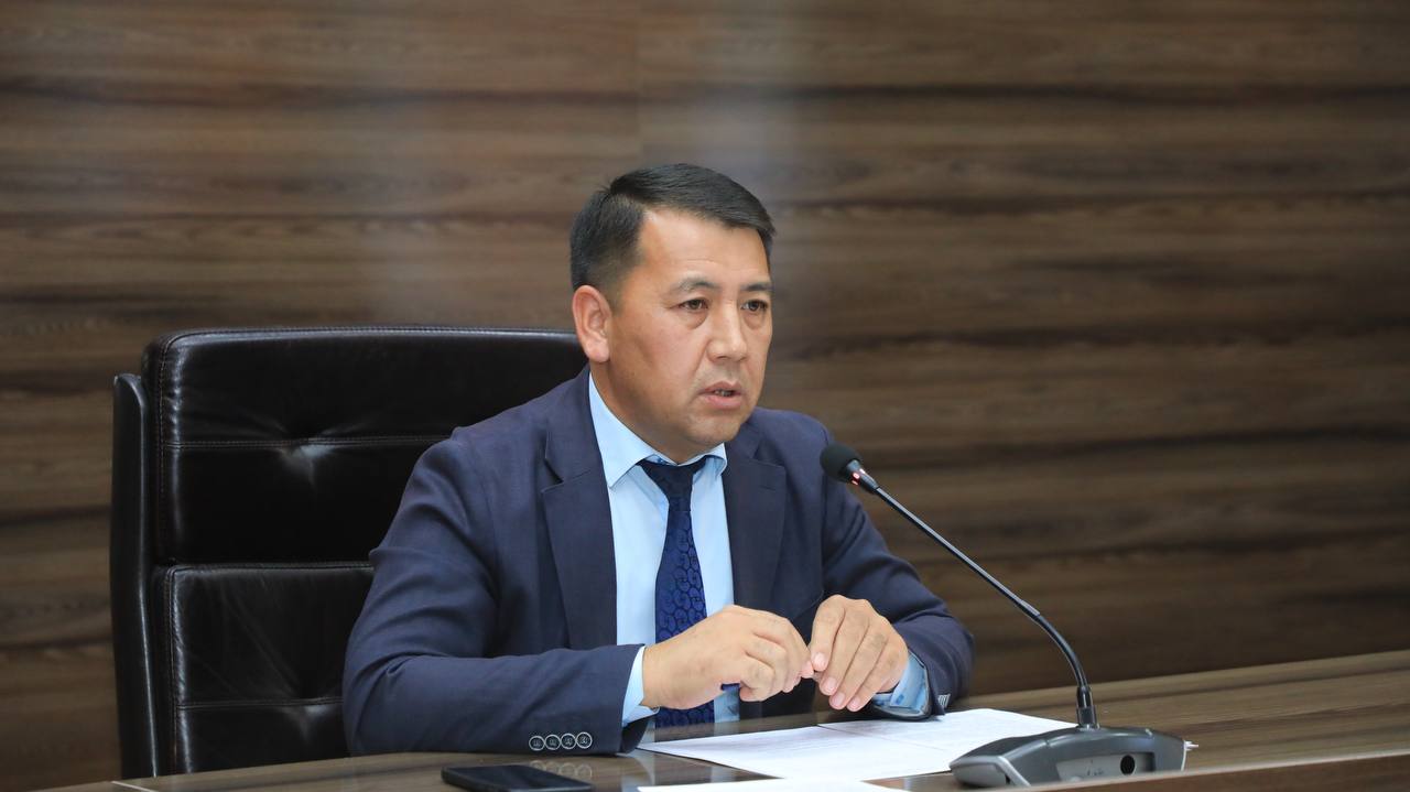 СОСТОЯЛАСЬ ВСТРЕЧА С ГОСУДАРСТВЕННЫМИ СЛУЖАЩИМИ