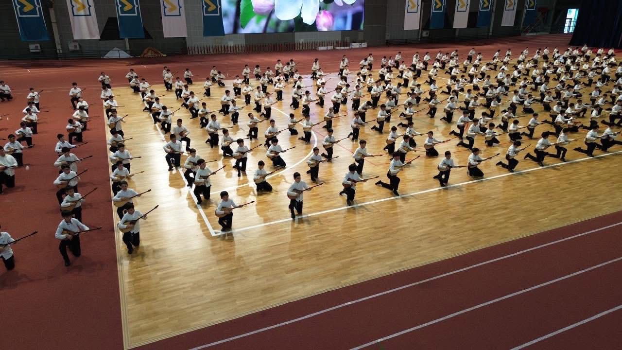 Полмиллиона казахстанских детей одновременно исполнили популярные песни