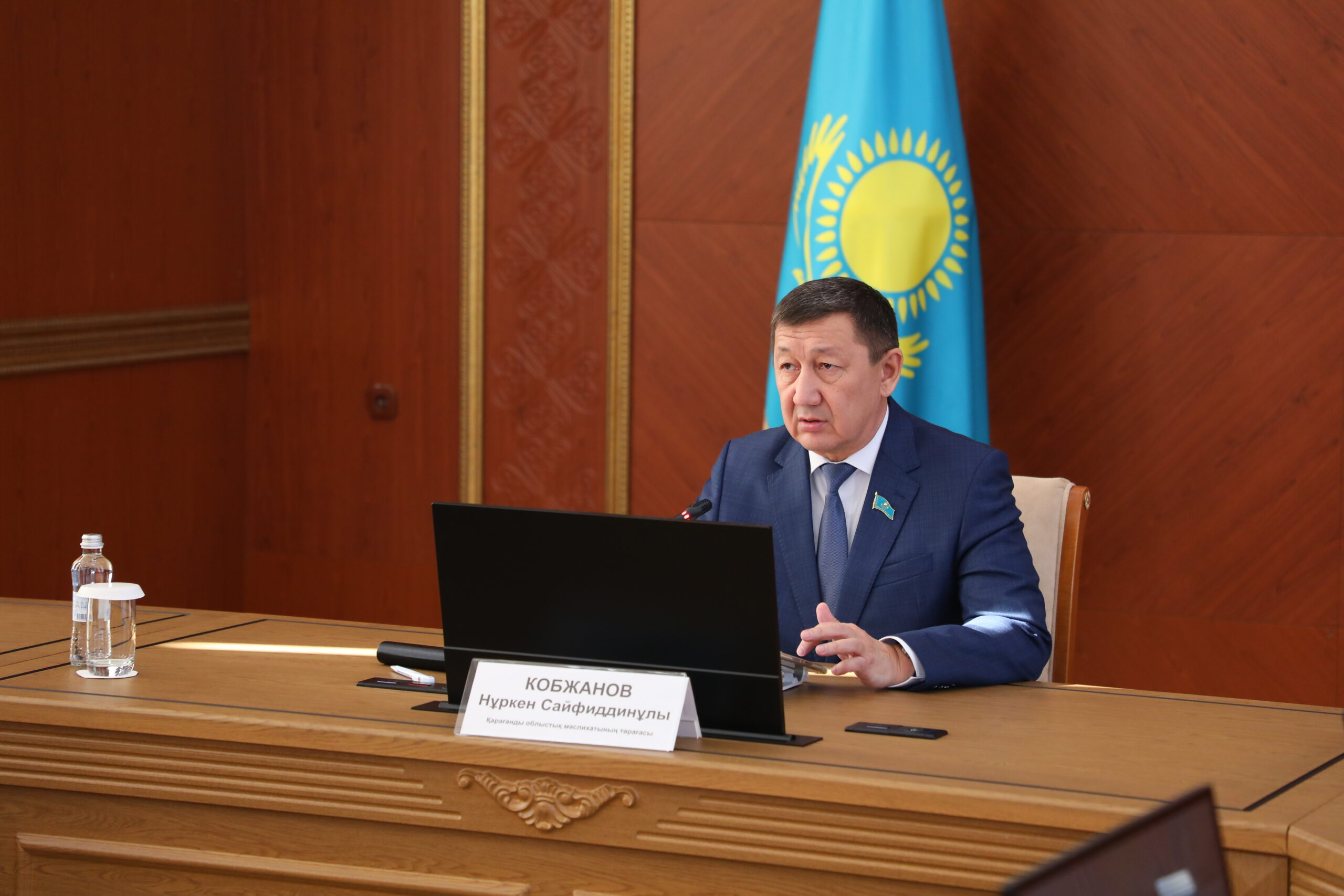 Внеочередная сессия: новые решения по управлению и развитию Карагандинской области